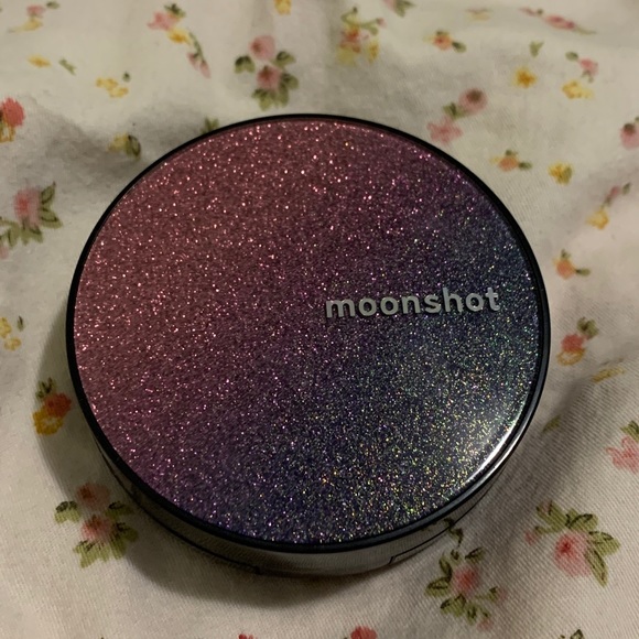 Moonshot cushion foundation - Picture 1 of 3